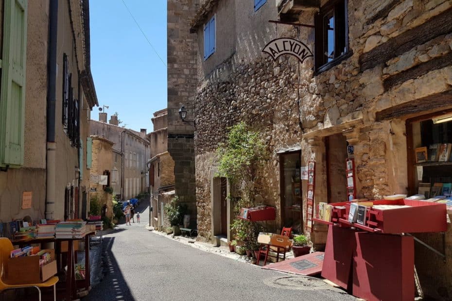 montolieu plus beau village de l' aude